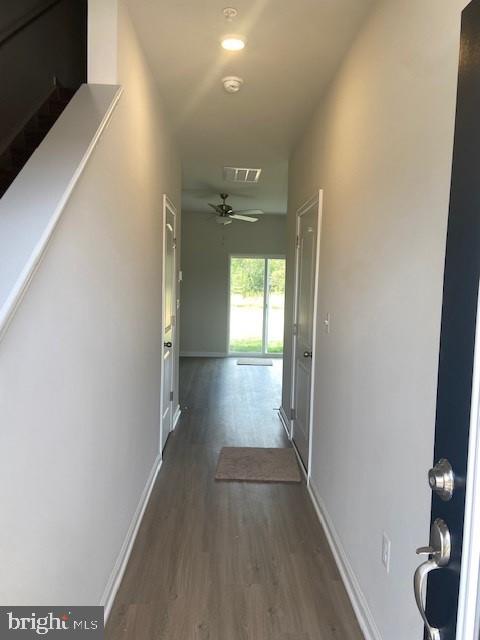 8159 Bartholomew Court Baltimore, MD 21206 - Photo 4 of 18 Entry