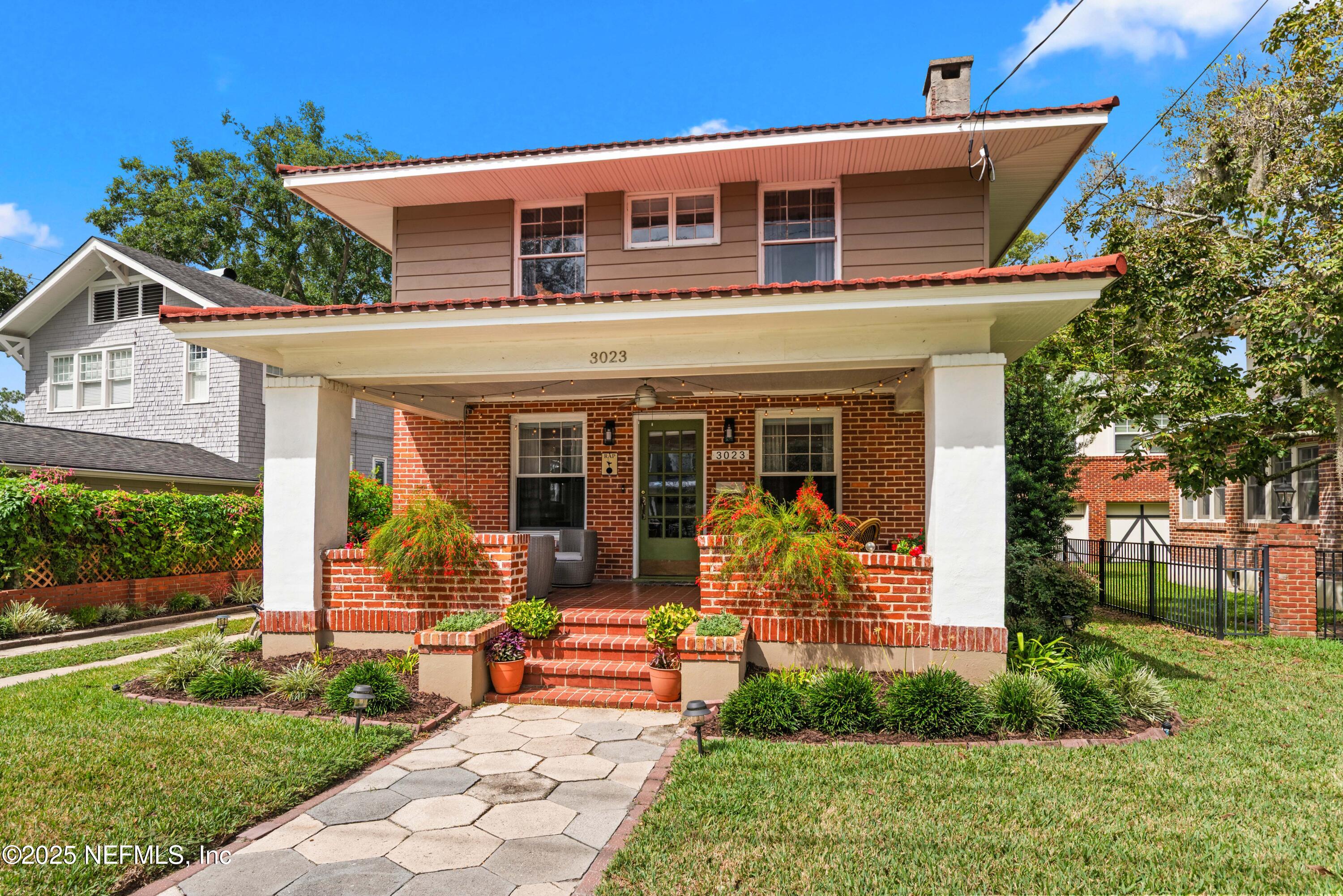 front view of house with a yard