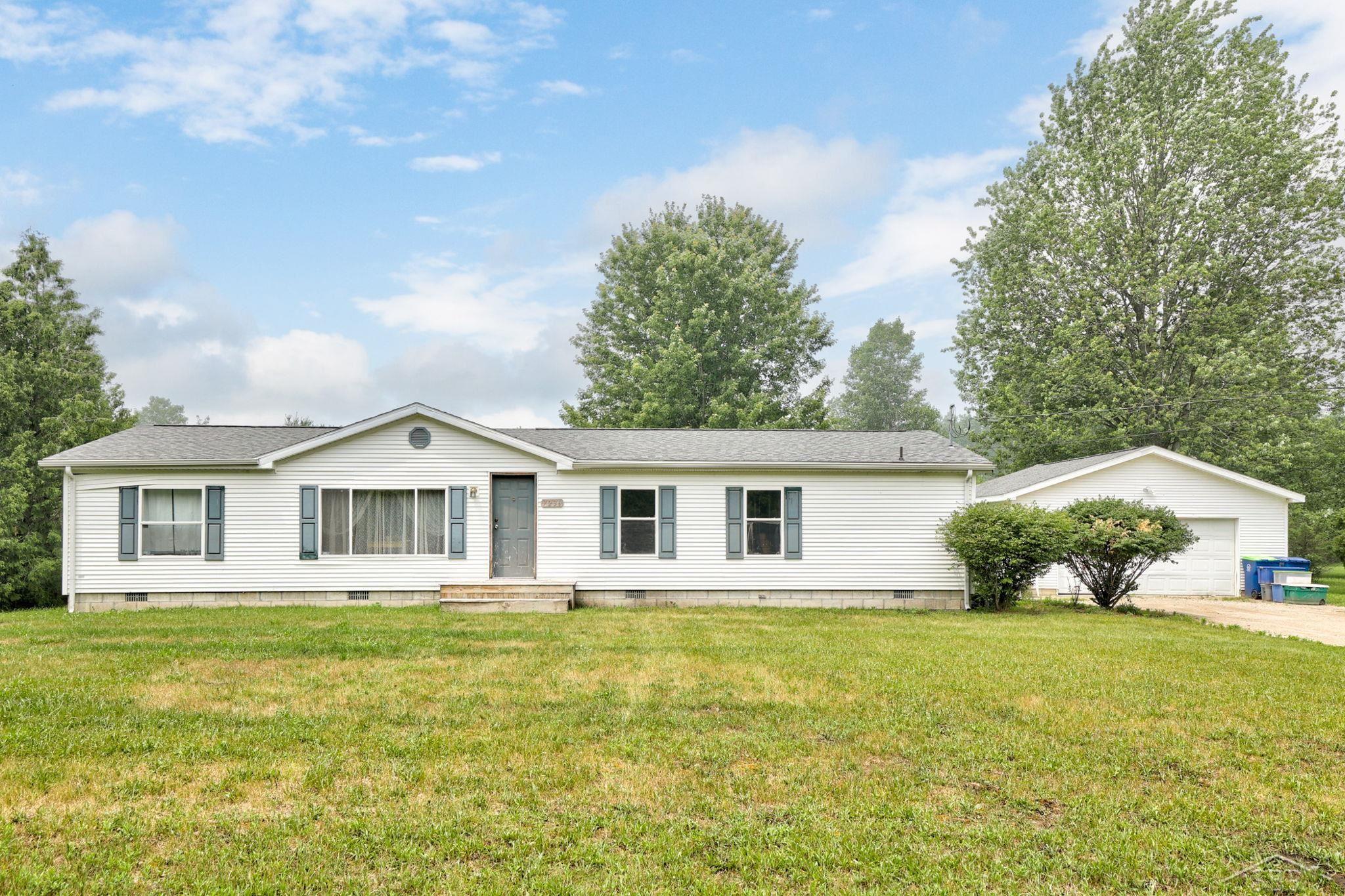 7236 Pettit Road Birch Run, MI 48415 - Photo 1 of 30
