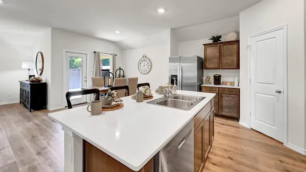 $288,990 | 3204 Charleston Drive, Ennis, TX 75119