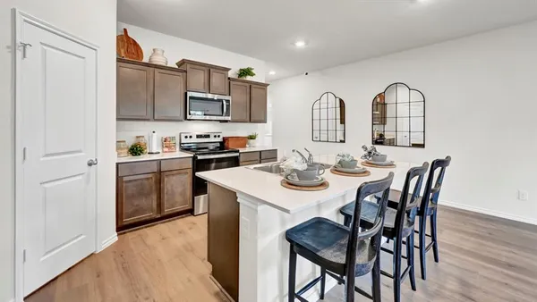 $288,990 | 3204 Charleston Drive, Ennis, TX 75119