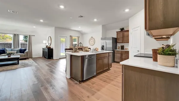 $288,990 | 3204 Charleston Drive, Ennis, TX 75119