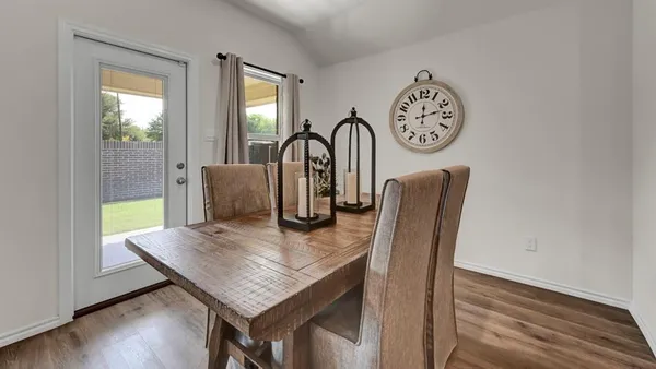 $288,990 | 3204 Charleston Drive, Ennis, TX 75119
