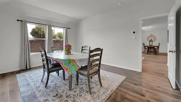 $288,990 | 3204 Charleston Drive, Ennis, TX 75119