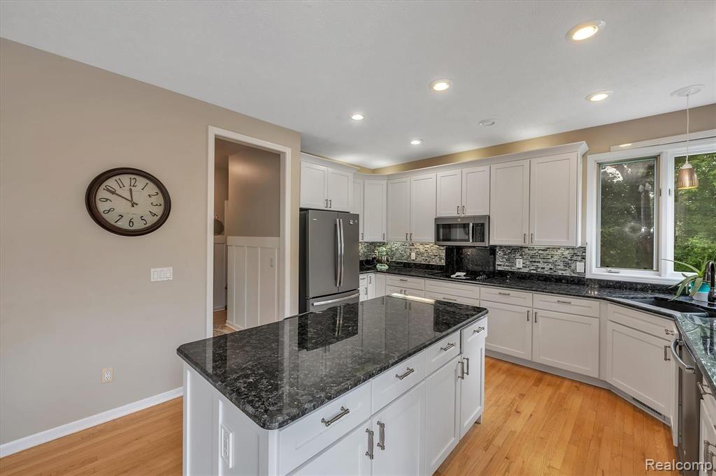 9569 Quail Ridge Run Brighton, MI 48114 - Photo 4 of 48