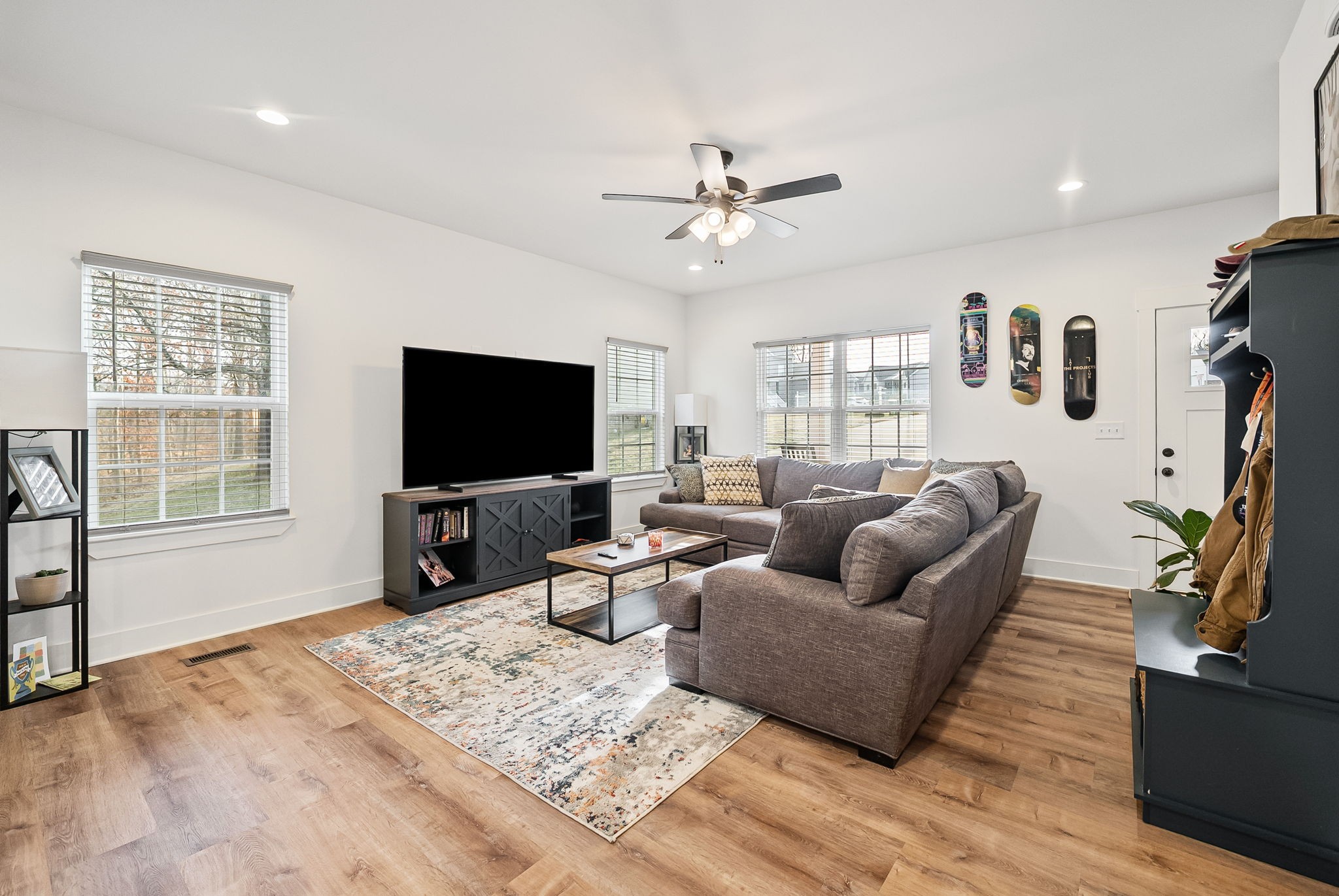 1160 Jonathan Lane Springfield, TN 37172 - Photo 6 of 26 a living room with furniture and a flat screen tv
