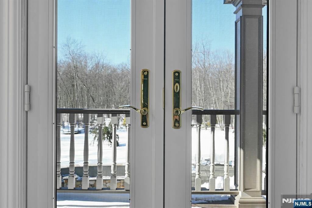 285 Chestnut Ridge Road Woodcliff Lake, NJ 07677 - Photo 32 of 40