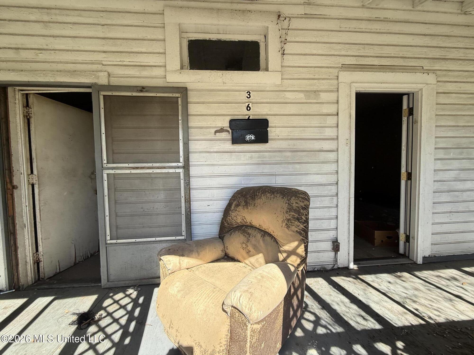 366 Elm Street Grenada, MS 38901 - Photo 4 of 13 IMG_6184