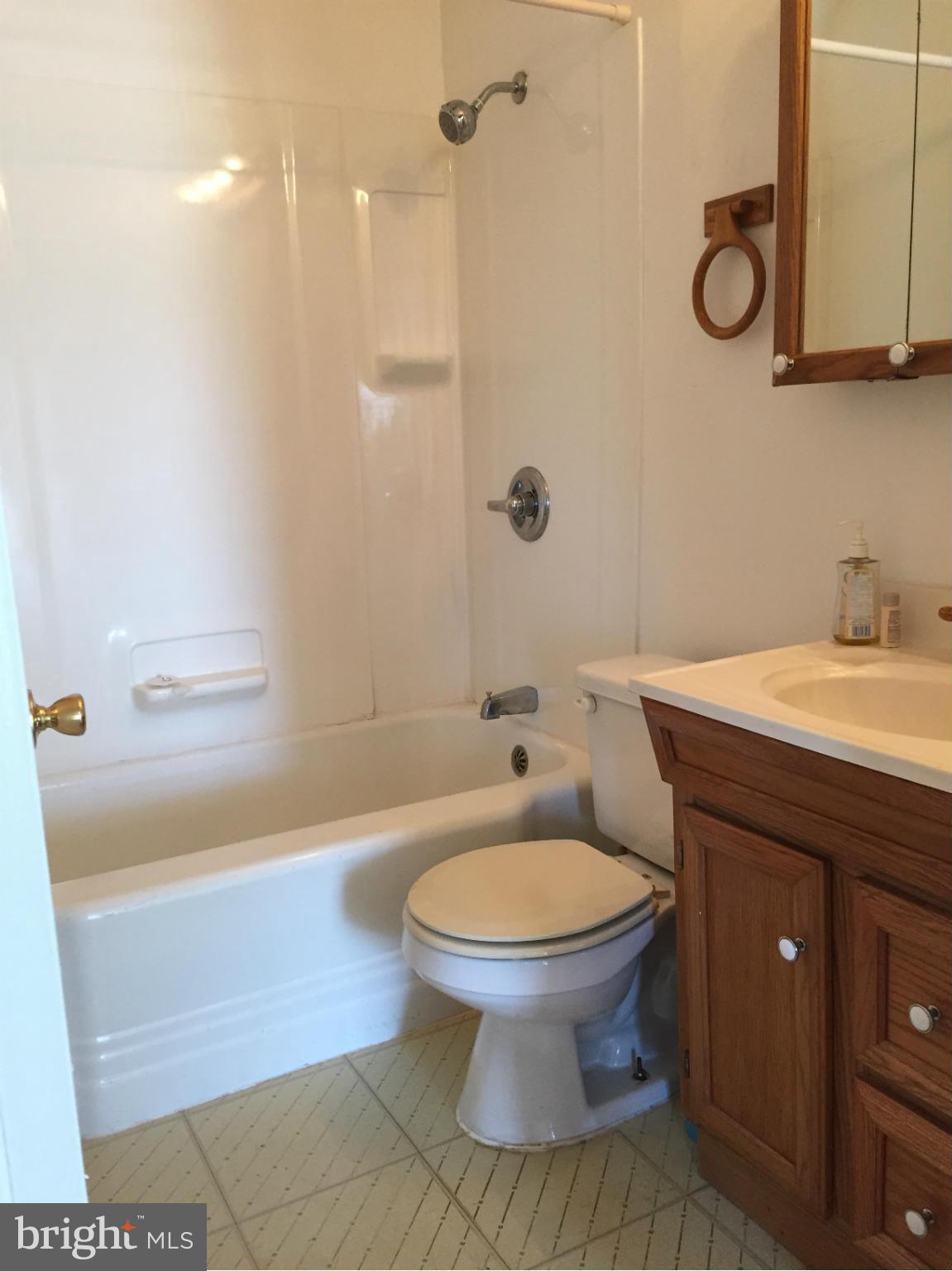 7725 Fairgreen Road Baltimore, MD 21222 - Photo 8 of 18 Bathroom