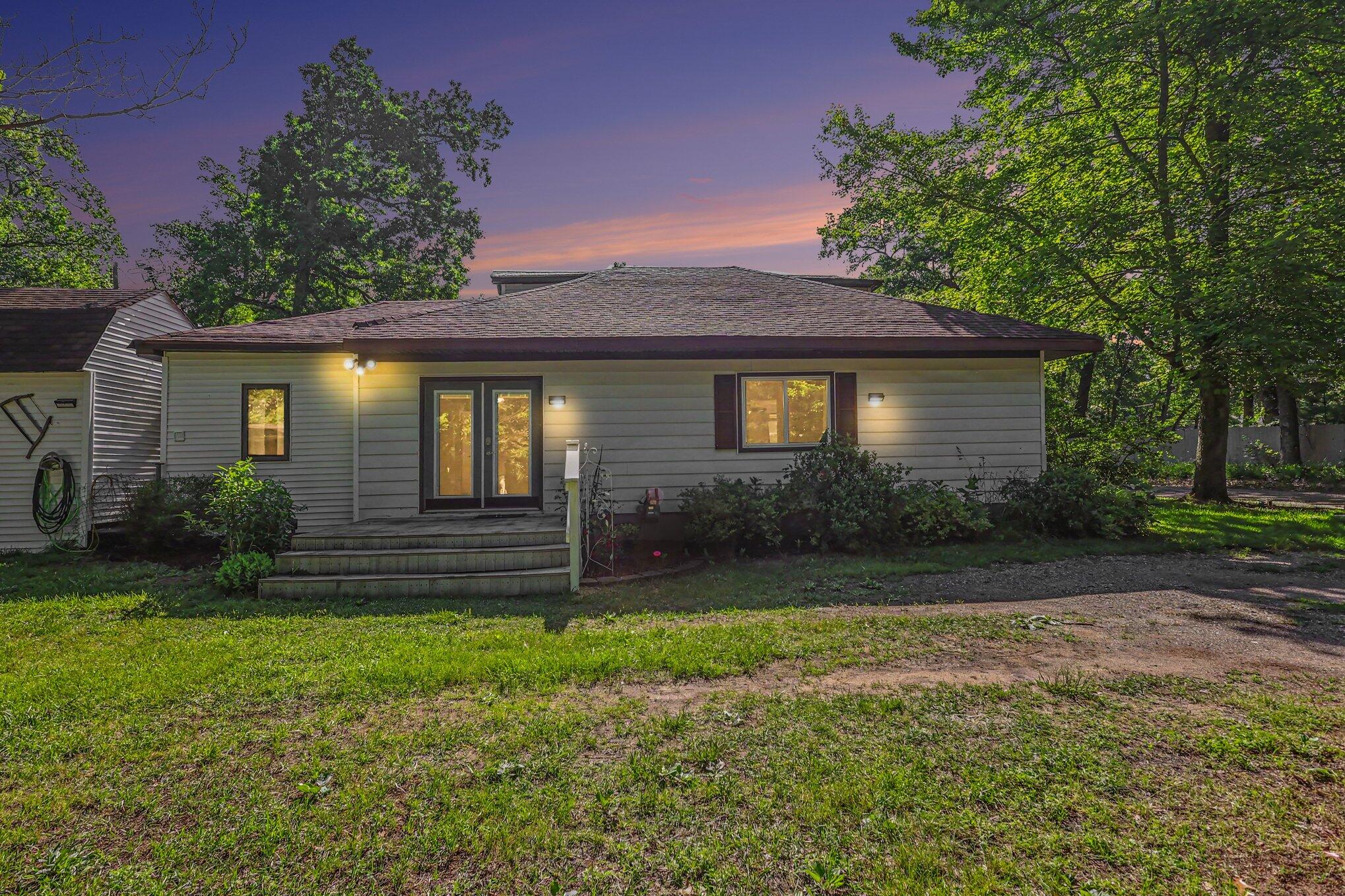 522 West Englewood Road Twin Lake, MI 49457 - Photo 2 of 28 001_file_5213