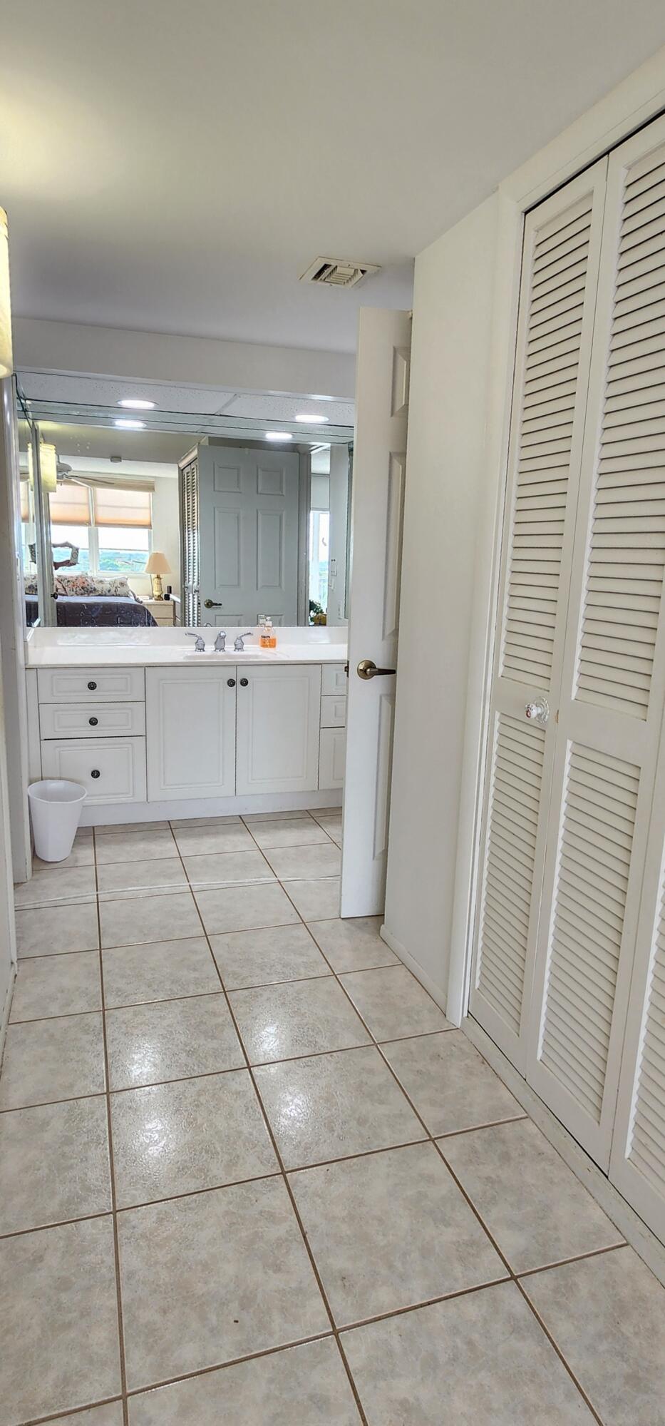 299 North Riverside Drive, Unit 1006 Pompano Beach, FL 33062 - Photo 17 of 31 PRIMARY BATH