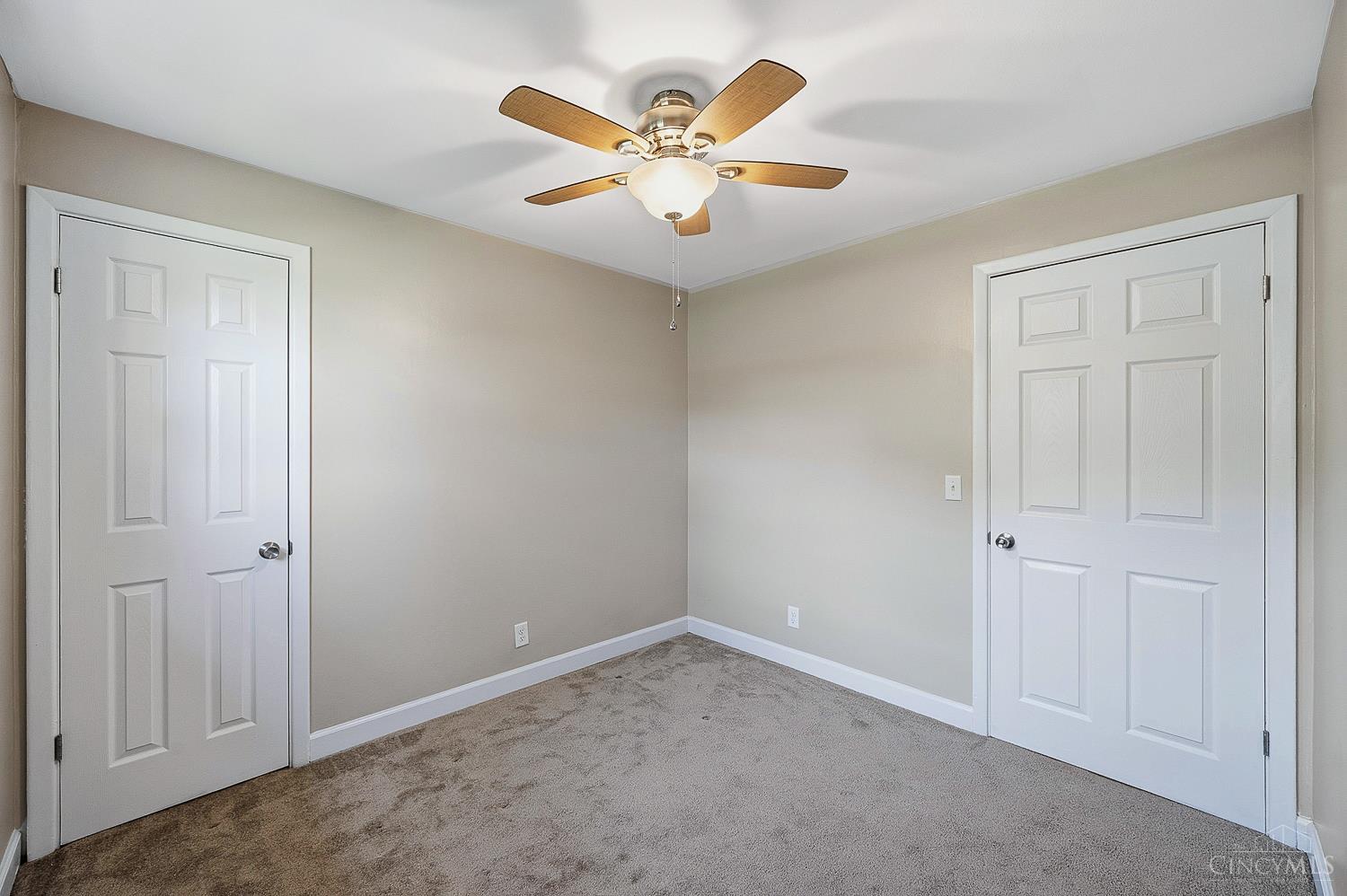 6718 Springdale Road Cincinnati, OH 45247 - Photo 16 of 34