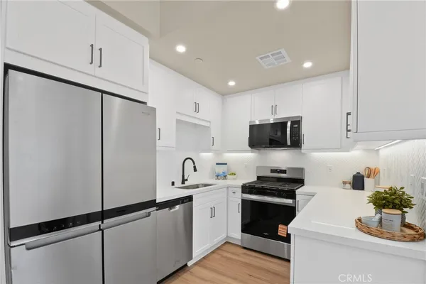 $759,900 | 18092 Prairie Avenue, Unit 104, Torrance, CA 90504