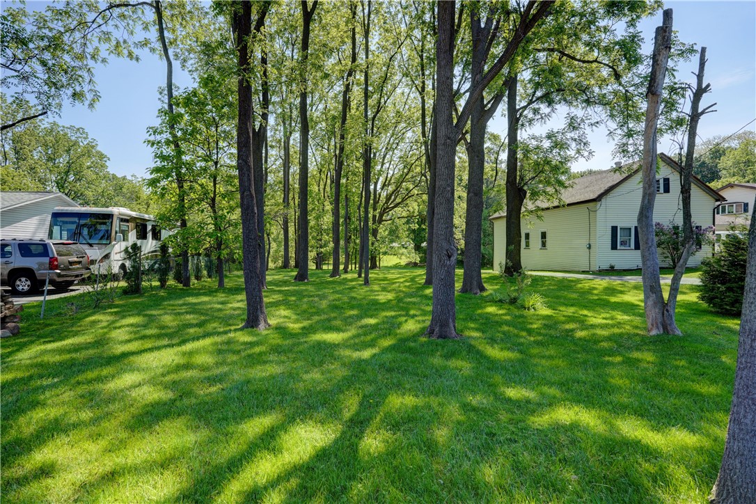 610 Webster Road Webster, NY 14580 - Photo 6 of 28