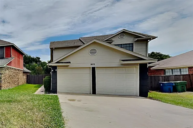 $2,195 | 903 Boxwood Drive, Lewisville, TX 75067