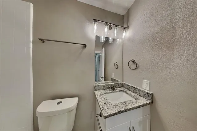 $2,195 | 903 Boxwood Drive, Lewisville, TX 75067