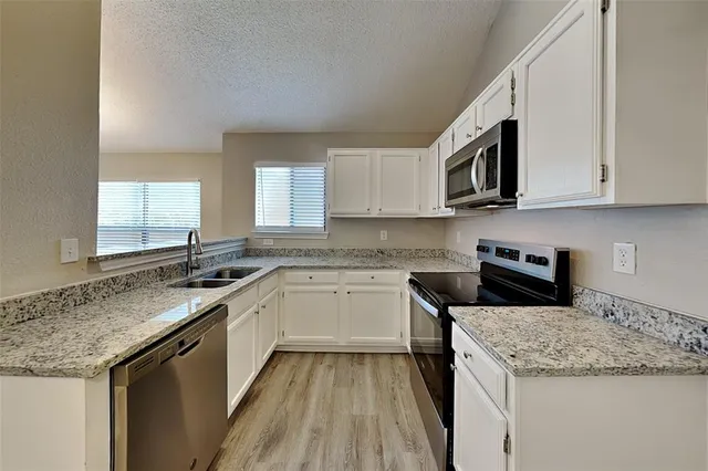 $2,195 | 903 Boxwood Drive, Lewisville, TX 75067