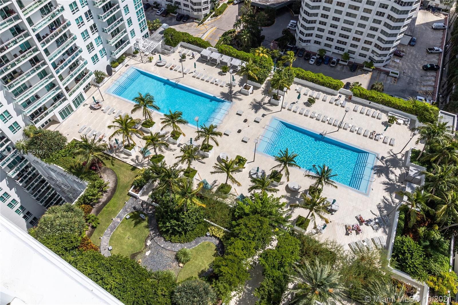 951 Brickell Avenue, Unit 2706 Miami, FL 33131 - Photo 23 of 35 a bird view of building