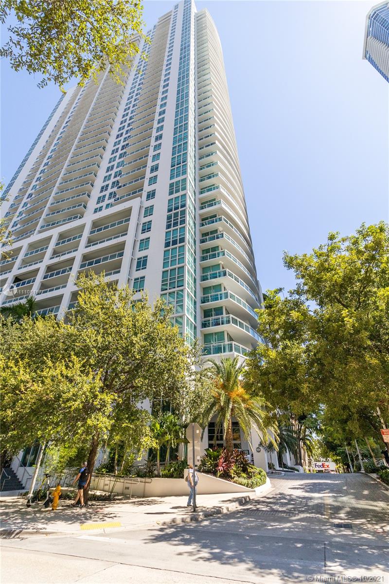951 Brickell Avenue, Unit 2706 Miami, FL 33131 - Photo 33 of 35 a view of a tall building