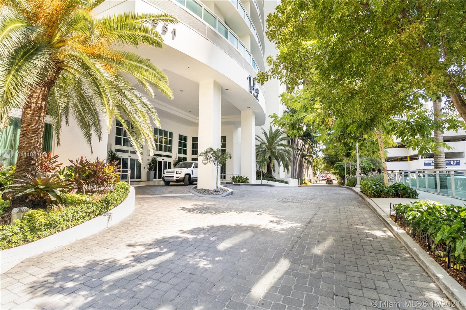 951 Brickell Avenue, Unit 2706 Miami, FL 33131 - Photo 35 of 35 a view of a building with a street