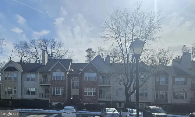 $2,350 | 2071 Alice Avenue, Unit 202, Oxon Hill, MD 20745