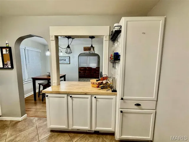 $130,000 | 140 Wood River Avenue, East Alton, IL 62024