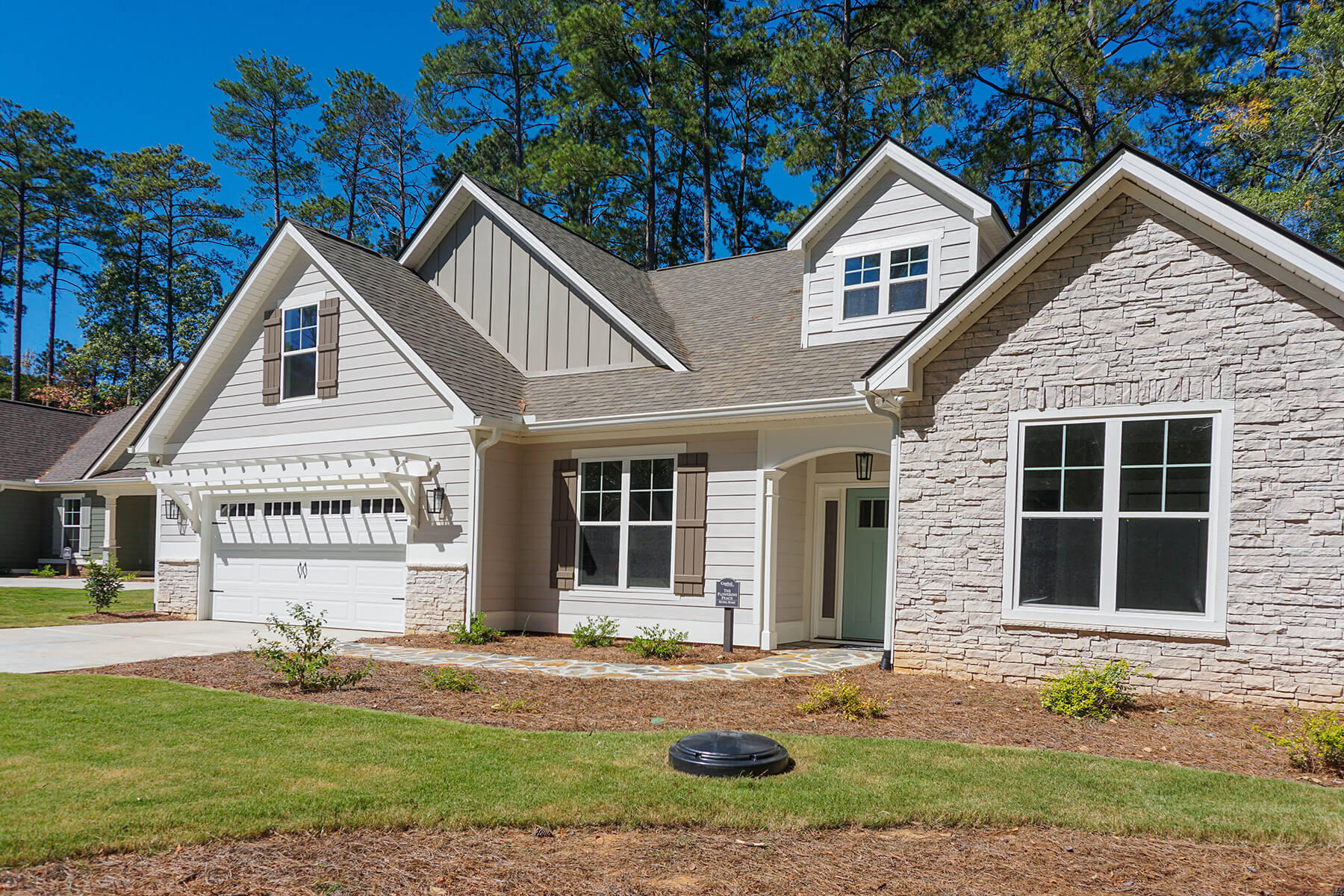 402 Sawgrass Cove McCormick, SC 29835 - Photo 2 of 3 001-flowering-peach-pro-circle-gallery