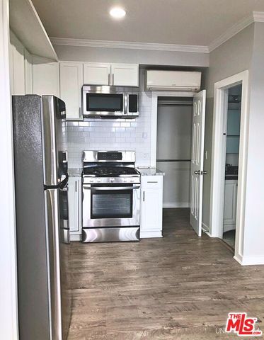 $2,595,000 | 832 Hilldale Avenue, West Hollywood, CA 90069