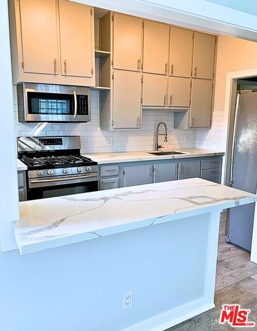 $2,595,000 | 832 Hilldale Avenue, West Hollywood, CA 90069