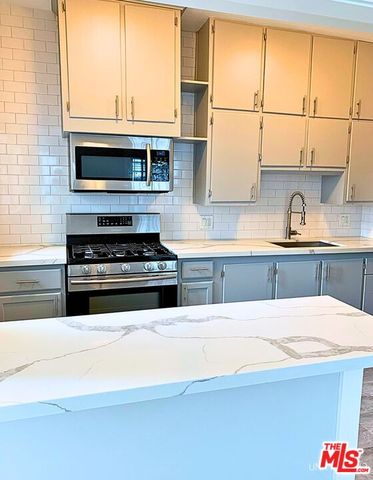 $2,595,000 | 832 Hilldale Avenue, West Hollywood, CA 90069