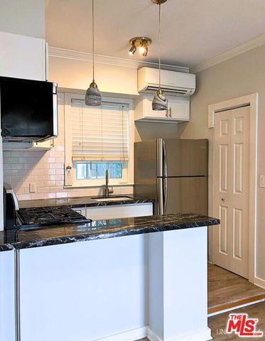 $2,595,000 | 832 Hilldale Avenue, West Hollywood, CA 90069