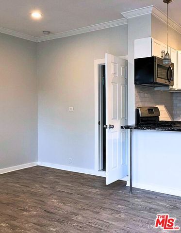 $2,595,000 | 832 Hilldale Avenue, West Hollywood, CA 90069