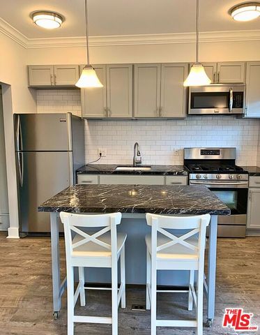 $2,595,000 | 832 Hilldale Avenue, West Hollywood, CA 90069