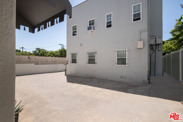 $2,595,000 | 832 Hilldale Avenue, West Hollywood, CA 90069