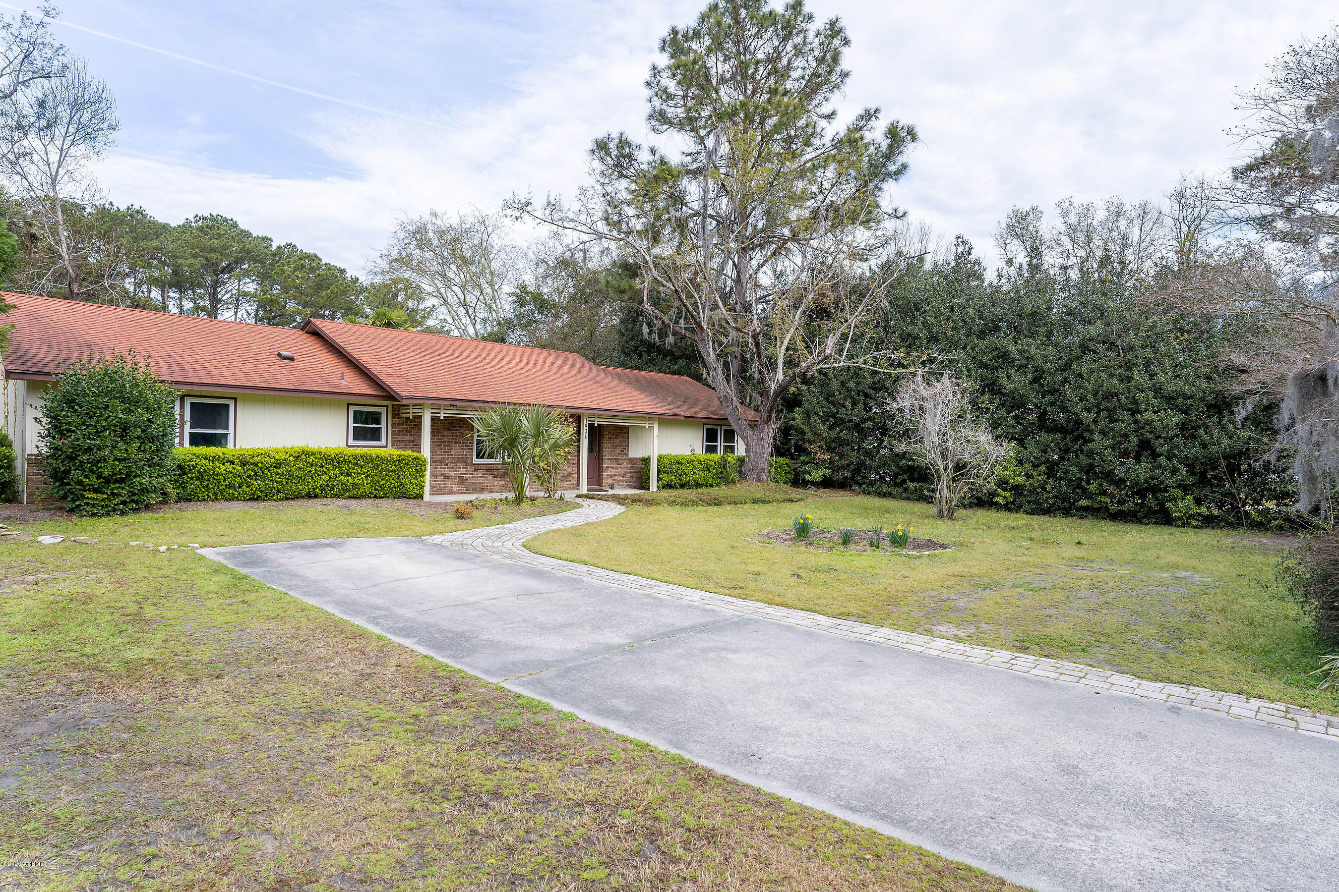 1404 Battery Creek Road Beaufort, SC 29902 - Photo 4 of 41 DSC00116-SMALL