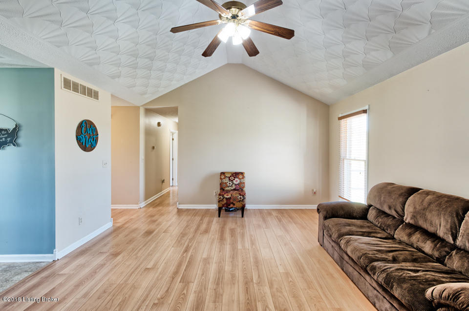 205 Spinpointe Road Fisherville, KY 40023 - Photo 5 of 25 205-Spinpointe-5
