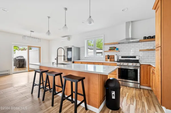 $575,000 | 5 Wawayanda Place, Middletown, NY 10940