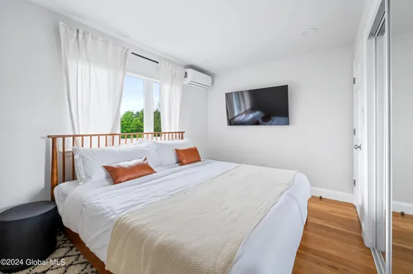 $575,000 | 5 Wawayanda Place, Middletown, NY 10940