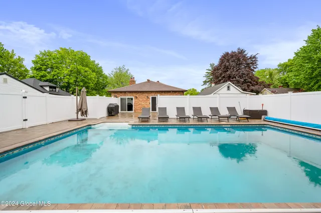 $625,000 | 5 Wawayanda Place, Middletown, NY 10940