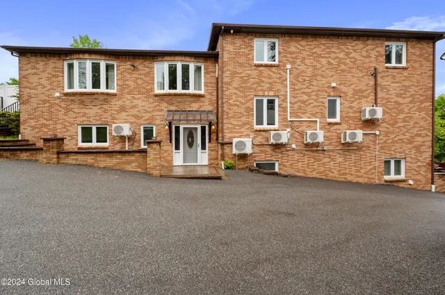 $625,000 | 5 Wawayanda Place, Middletown, NY 10940