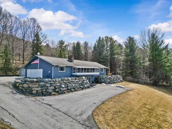 $579,900 | 445 South Main Street, St. Albans Town, VT 05478