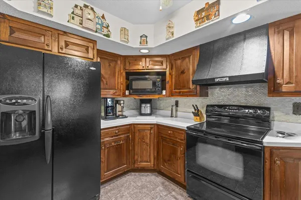 $579,900 | 445 South Main Street, St. Albans Town, VT 05478