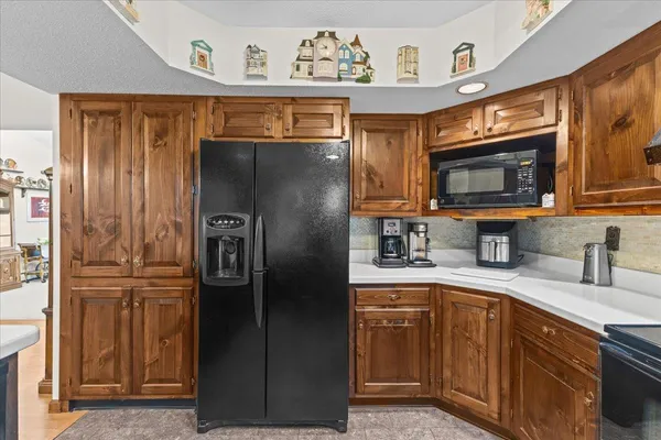 $579,900 | 445 South Main Street, St. Albans Town, VT 05478