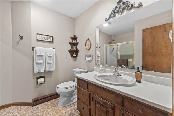 $579,900 | 445 South Main Street, St. Albans Town, VT 05478