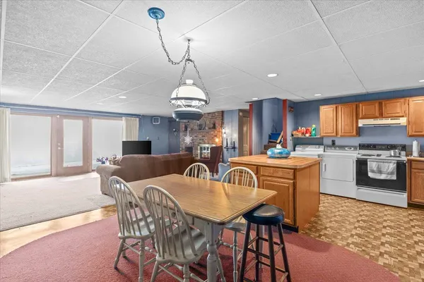$579,900 | 445 South Main Street, St. Albans Town, VT 05478