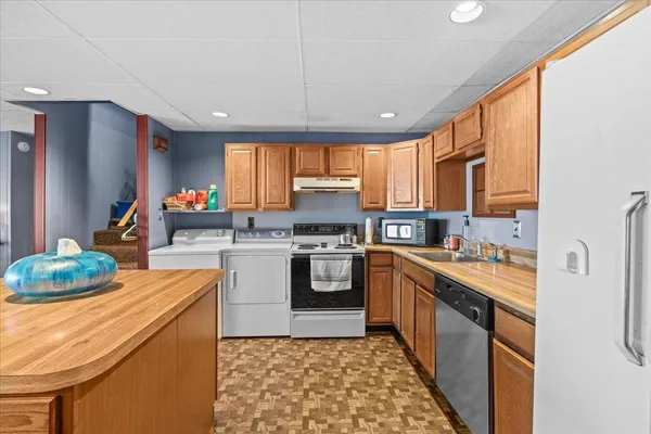 $579,900 | 445 South Main Street, St. Albans Town, VT 05478