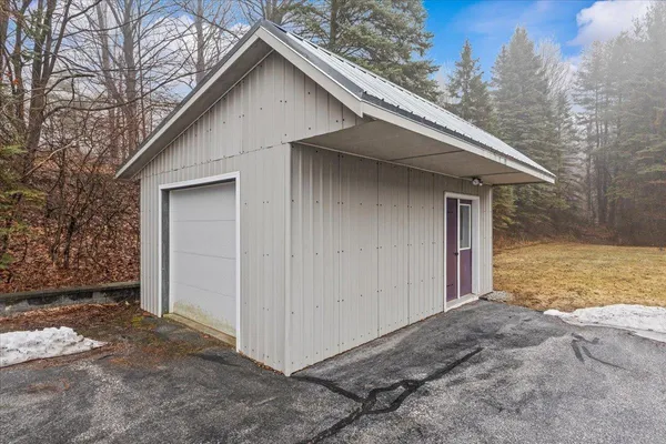 $579,900 | 445 South Main Street, St. Albans Town, VT 05478