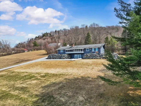 $579,900 | 445 South Main Street, St. Albans Town, VT 05478