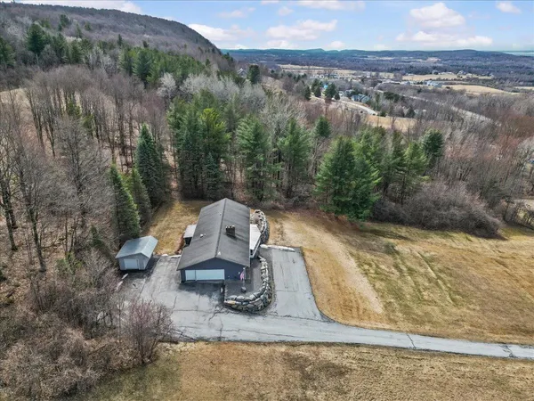 $579,900 | 445 South Main Street, St. Albans Town, VT 05478