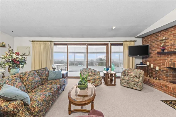 $579,900 | 445 South Main Street, St. Albans Town, VT 05478